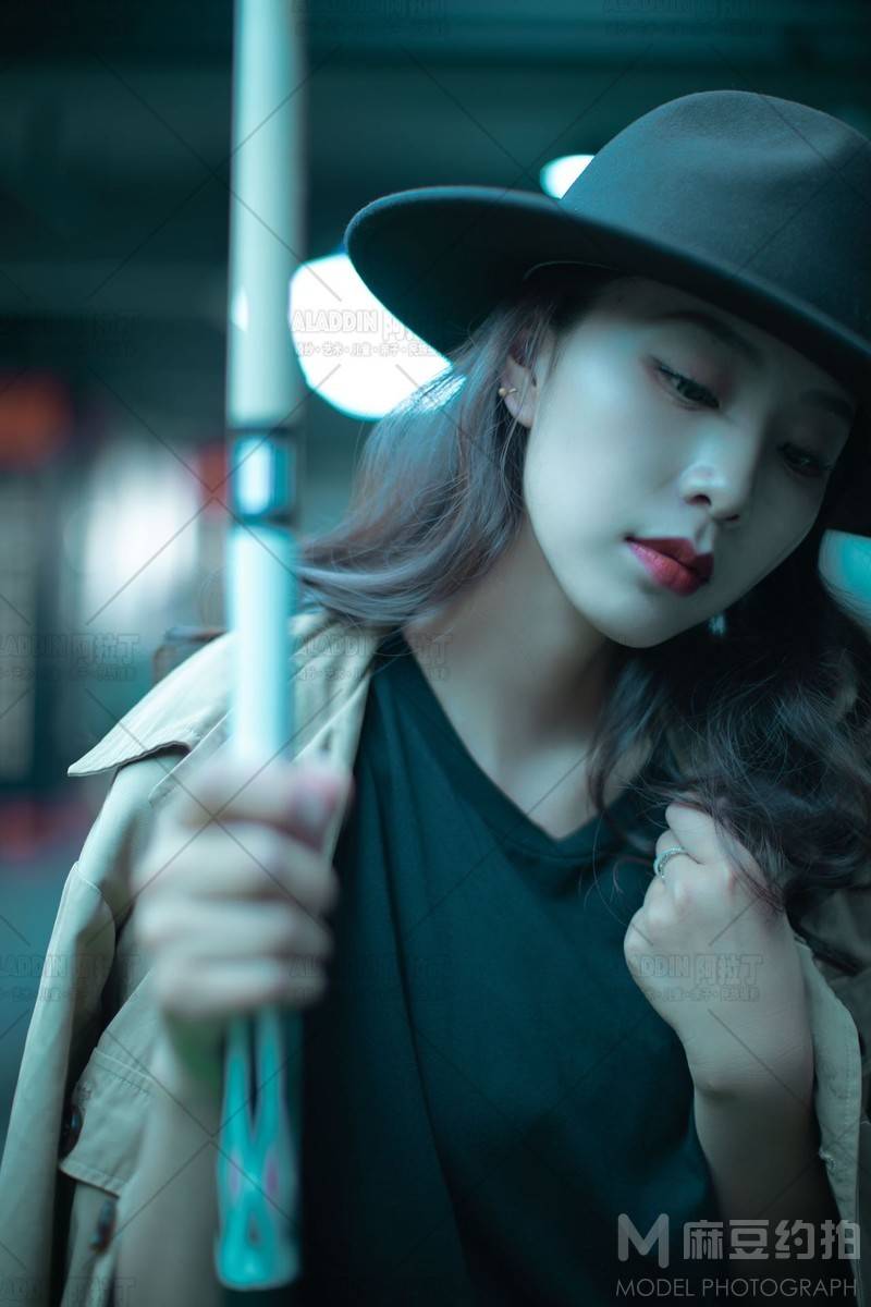 情绪模特
