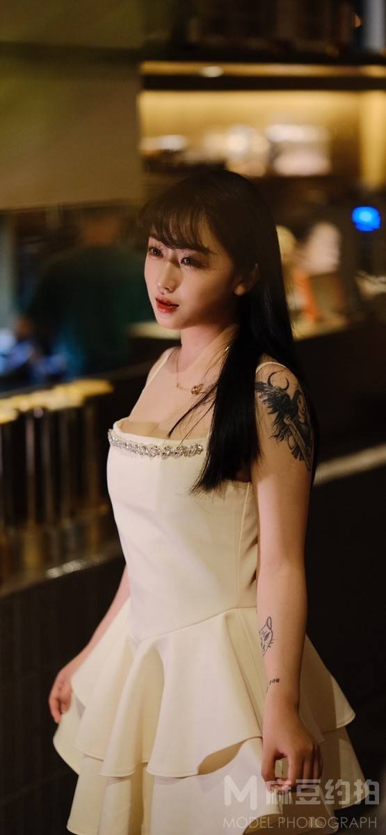 宝丽来模特