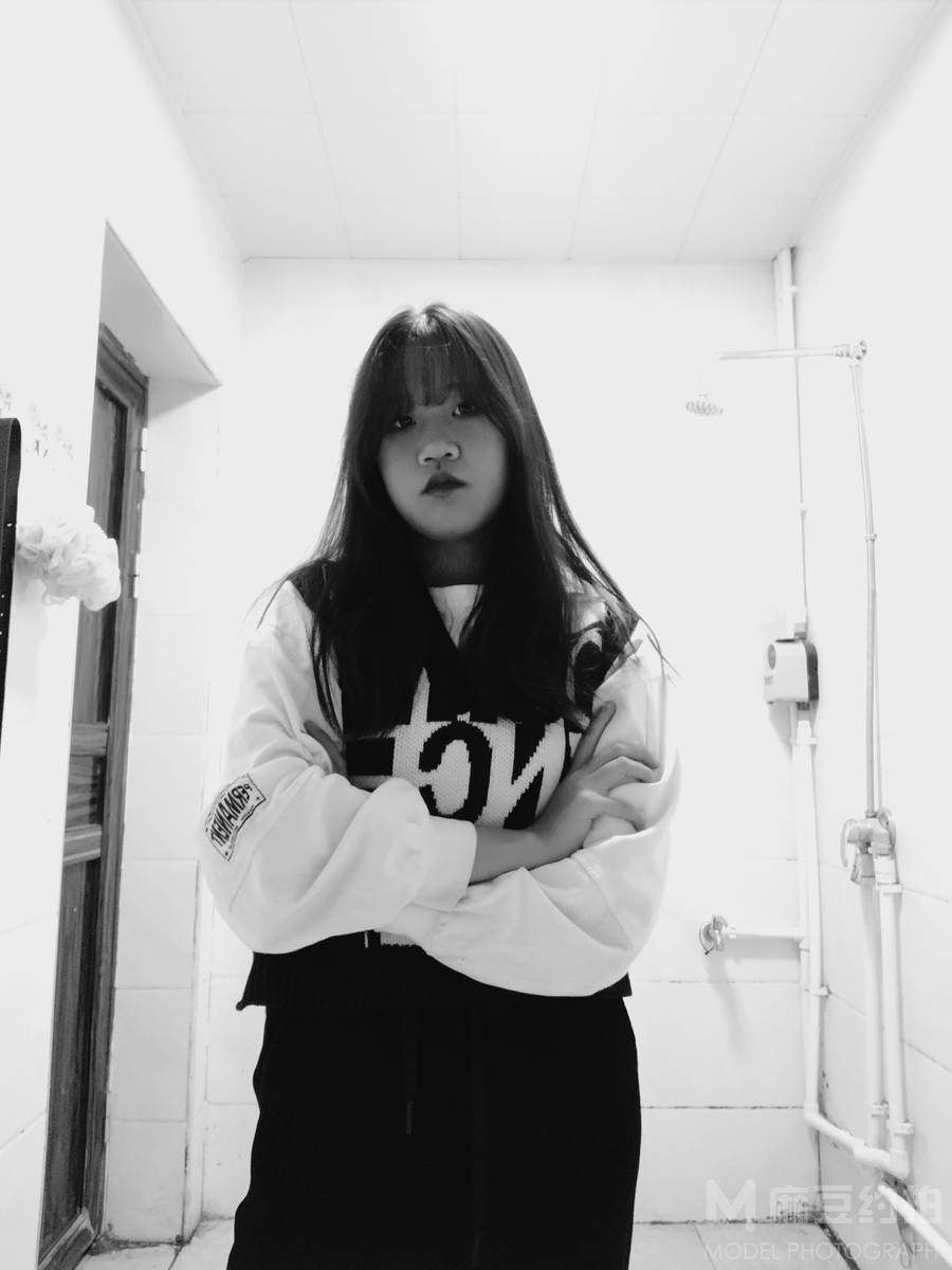 黑白模特
