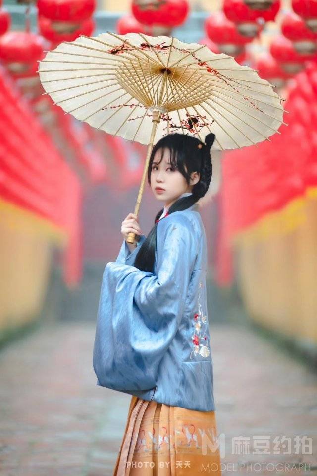汉服模特
