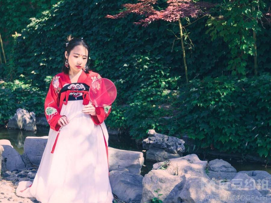 汉服模特