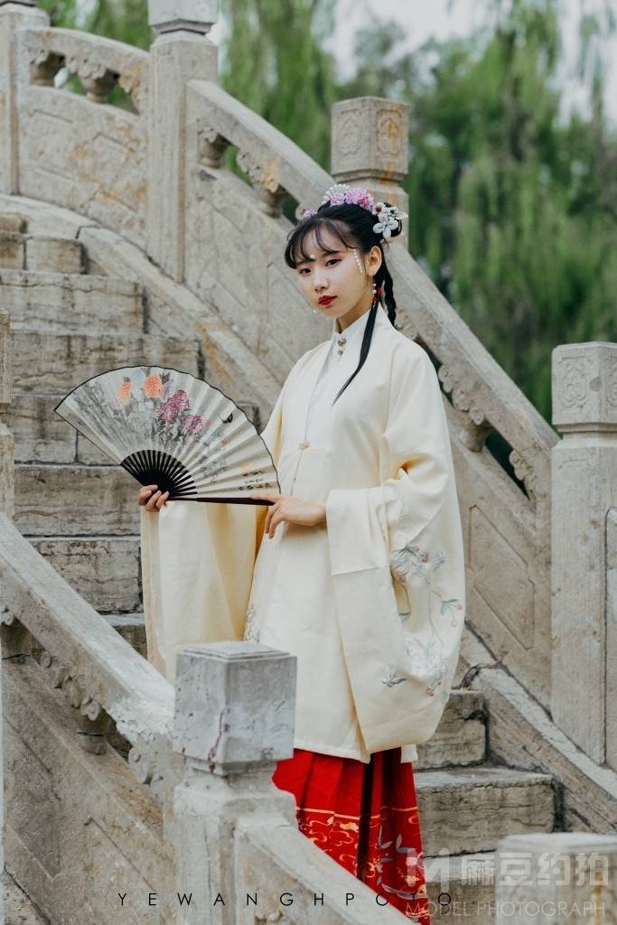 汉服模特