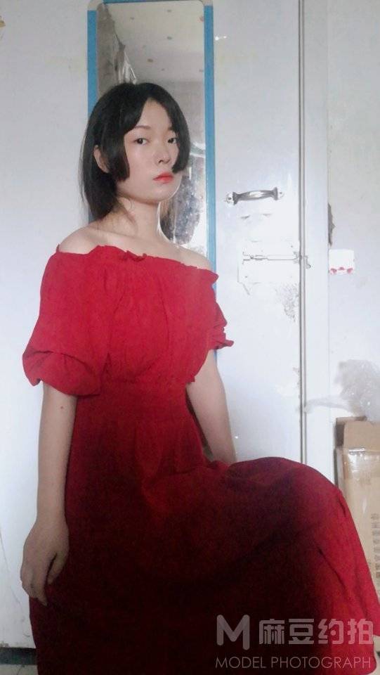黑白模特