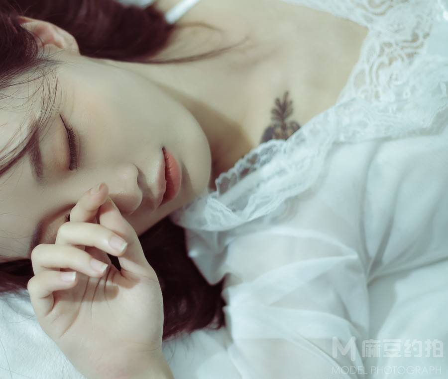 黑白模特