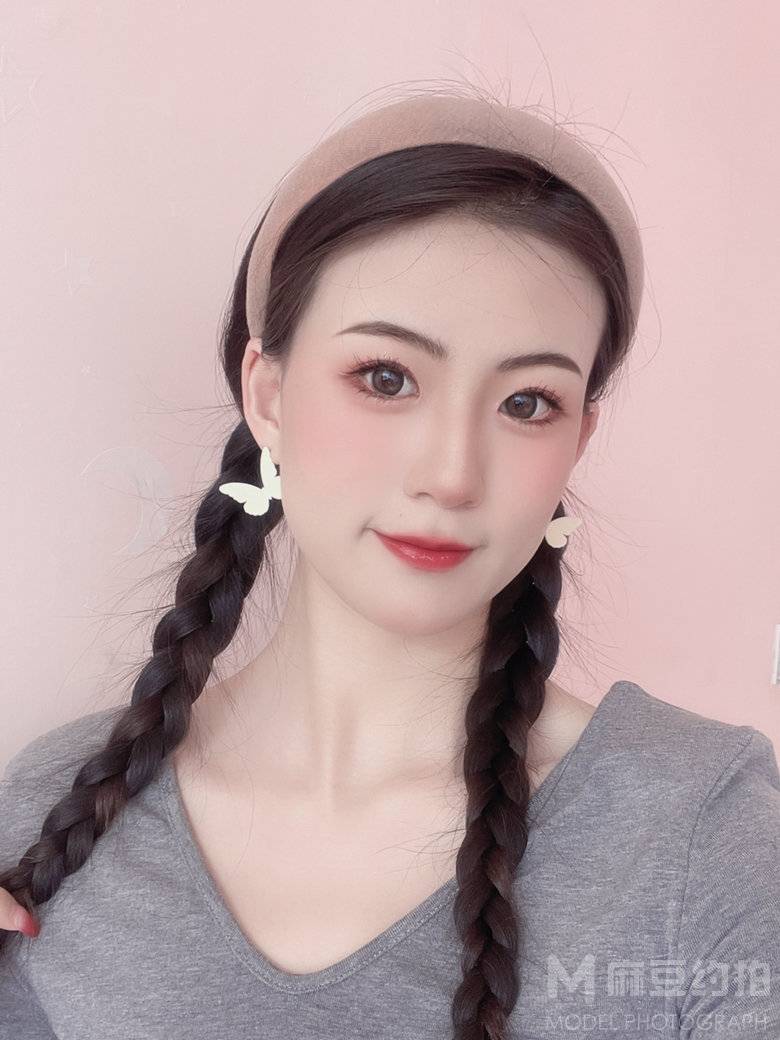 妆容模特