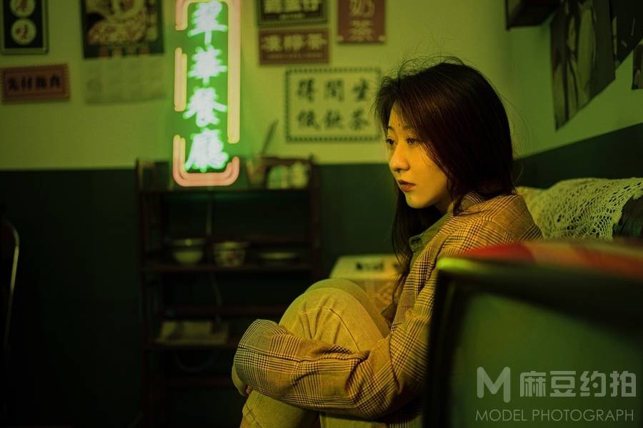 情绪模特