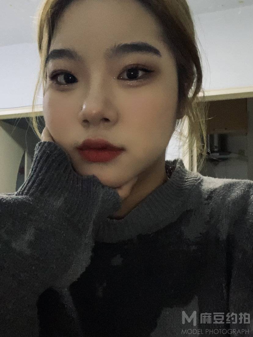 妆容模特