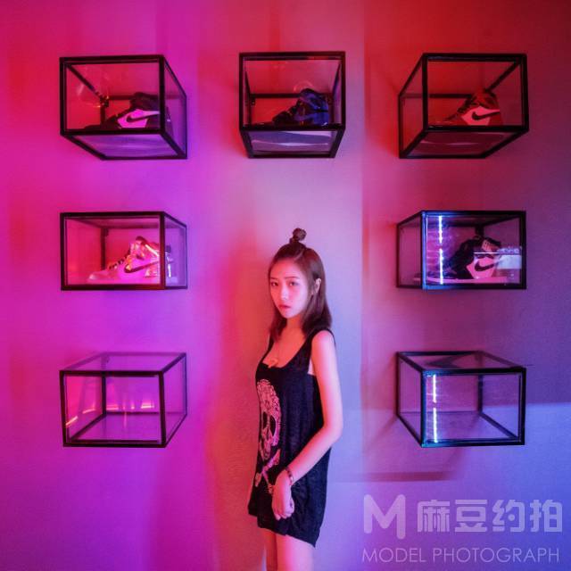 情绪模特