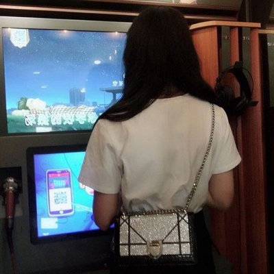 黑白模特