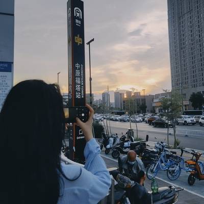 情绪模特