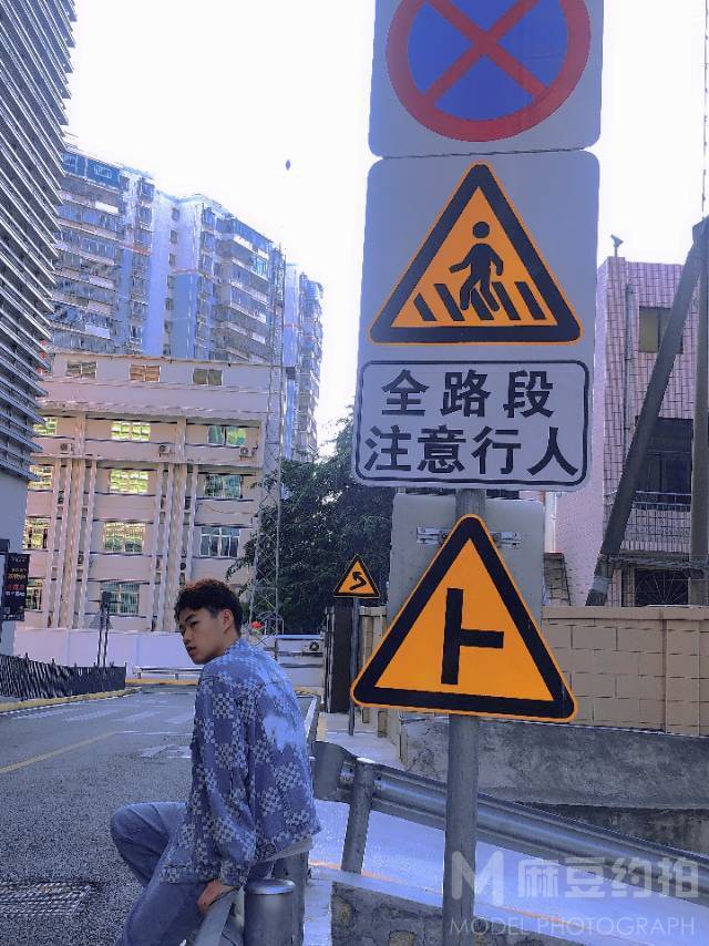 情绪模特