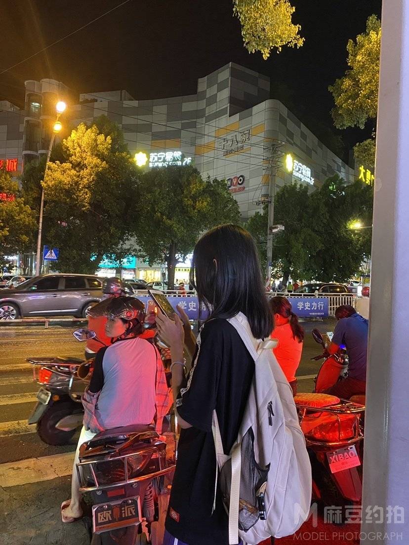 校园模特