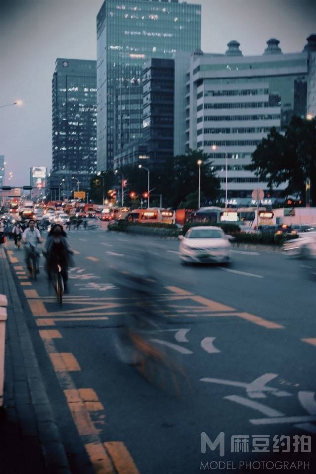 夜景模特