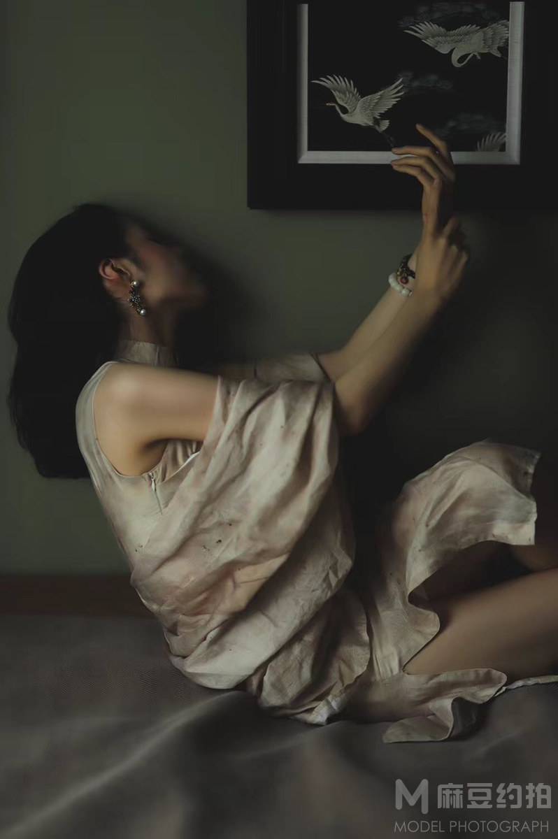 情绪模特