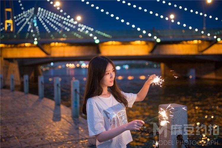 夜景模特