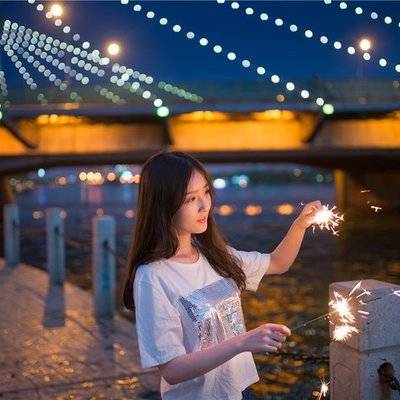 夜景模特