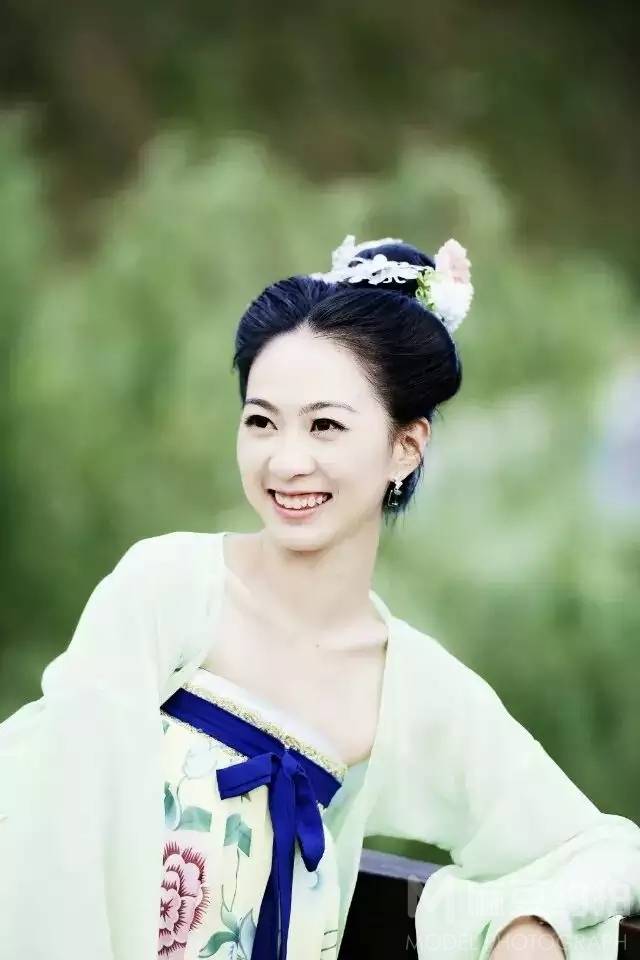 清新模特