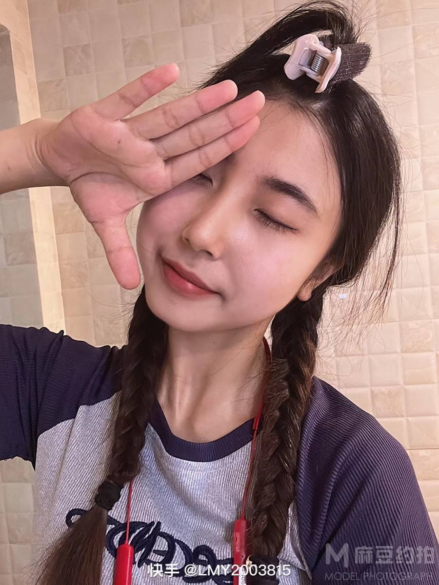 校园模特