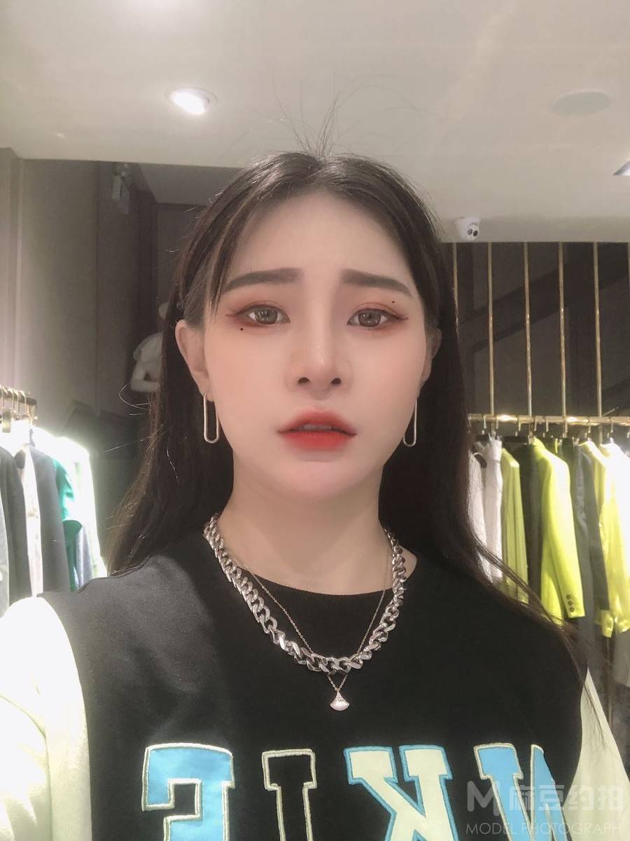 暗黑模特