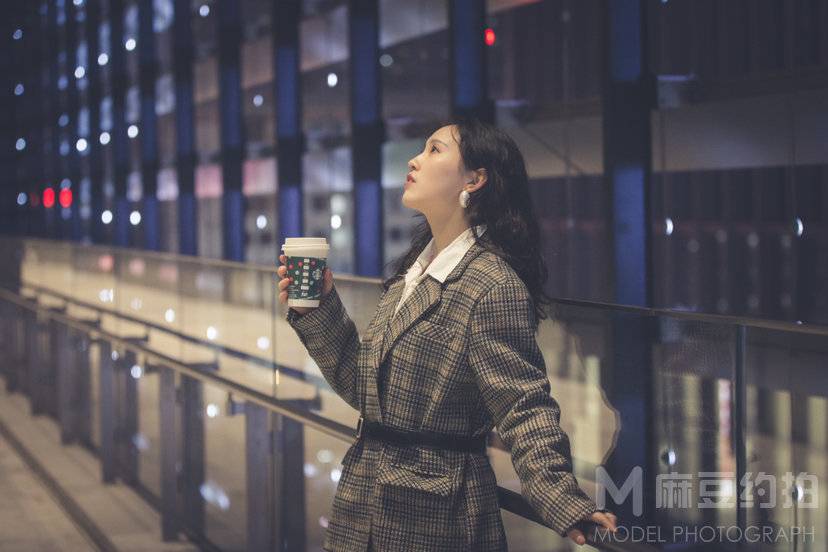 情绪模特