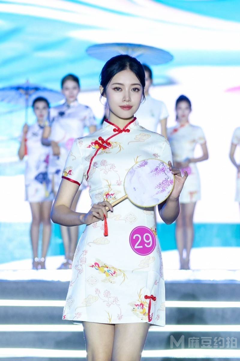 纪实模特