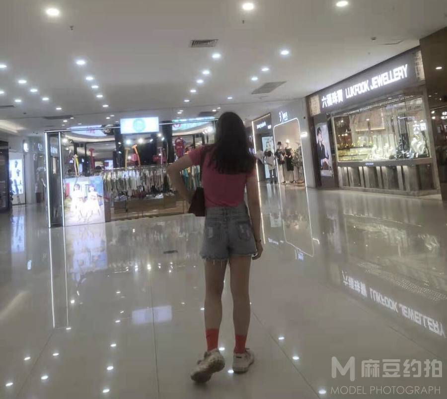 校园模特