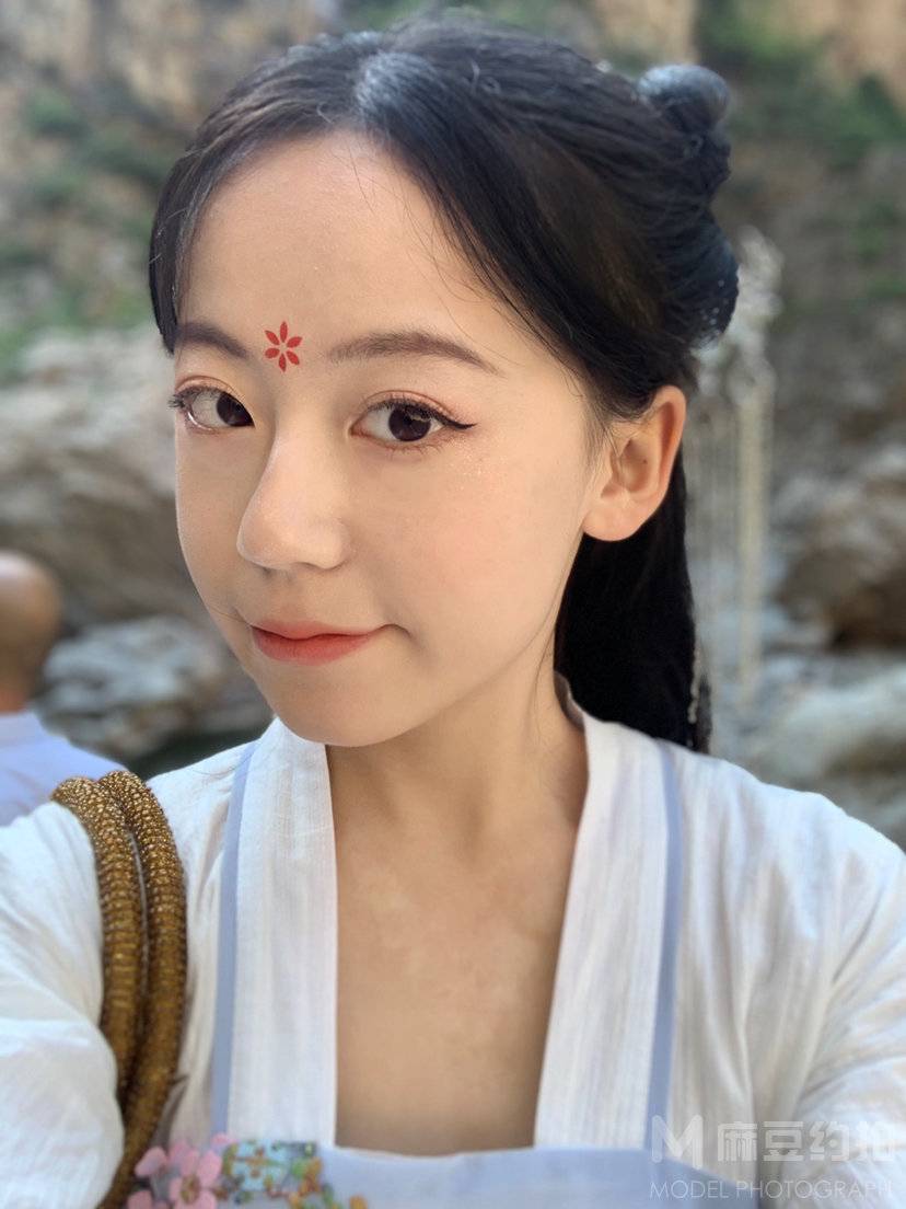 妆容模特