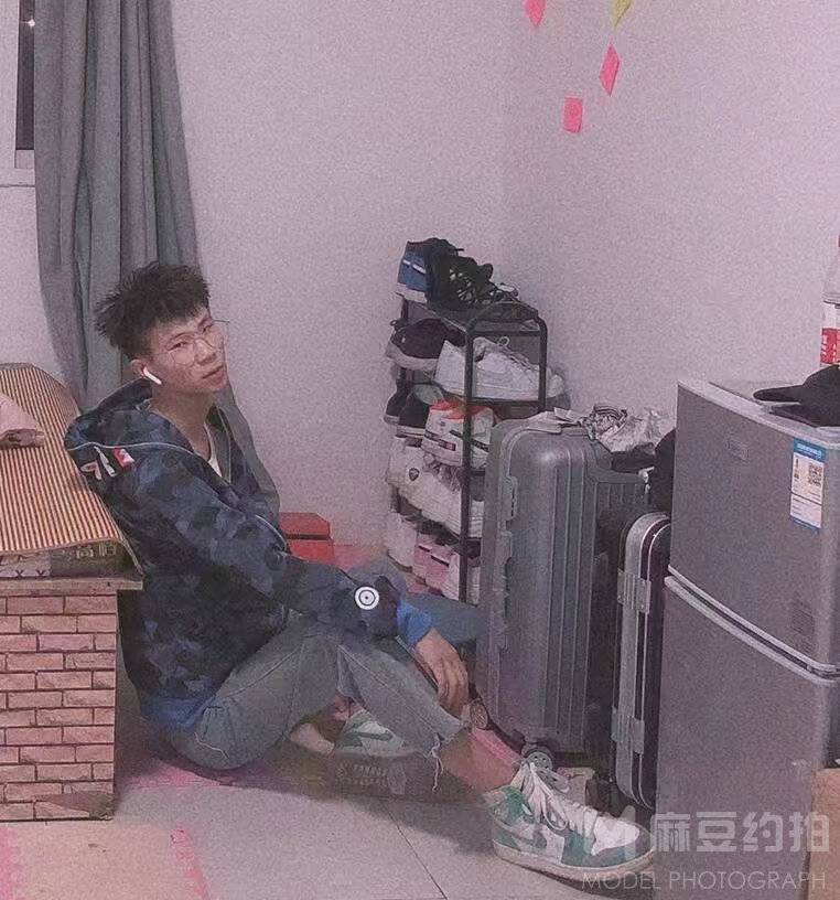 黑白模特