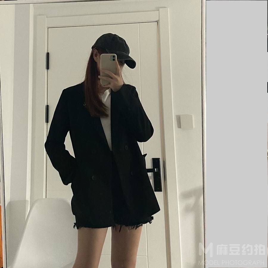 黑白模特