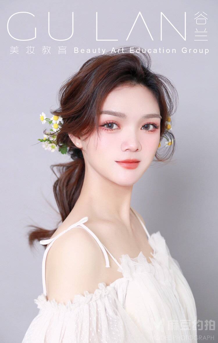 清新模特
