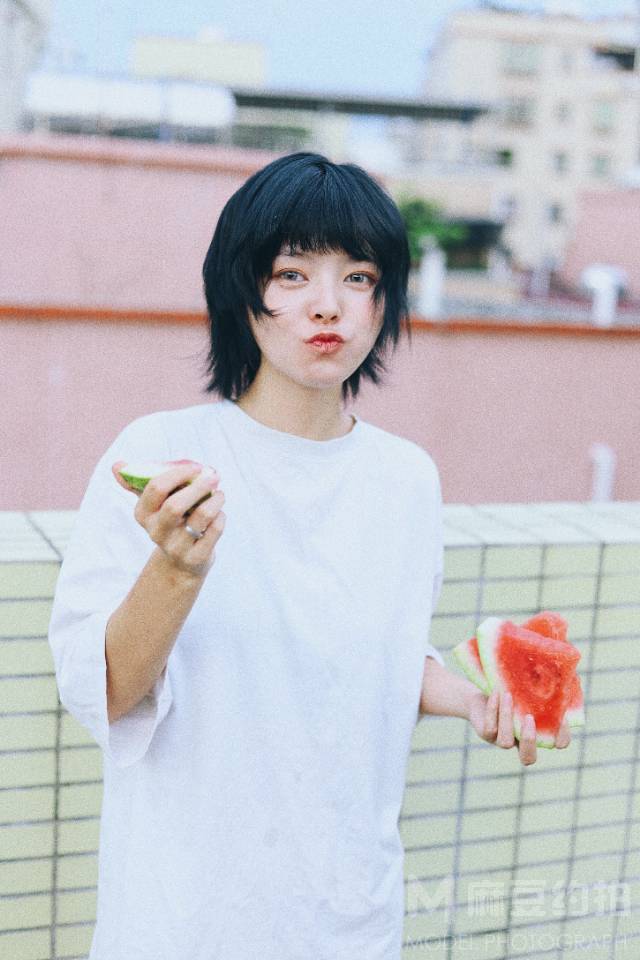 情绪模特