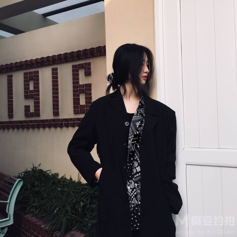 黑白模特