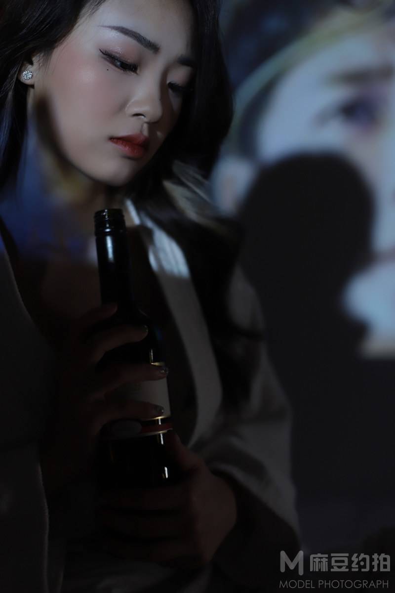 情绪模特