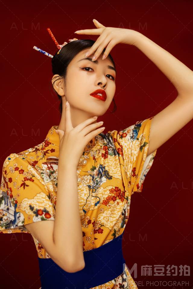 情绪模特