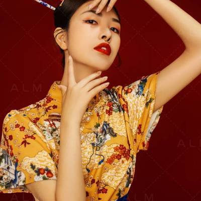 情绪模特