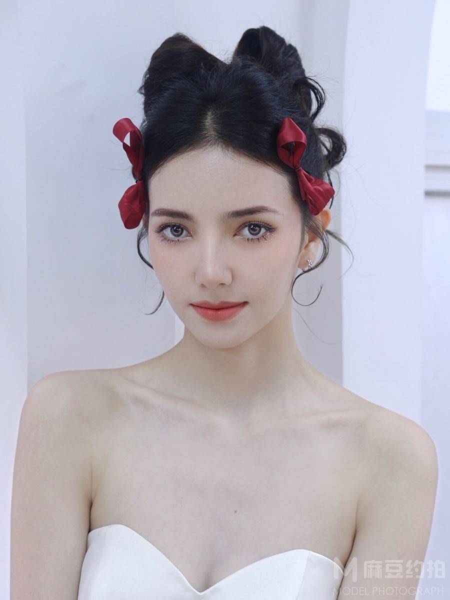 妆容模特