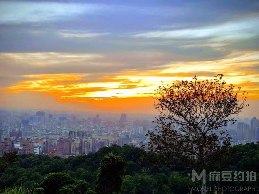 黑白模特