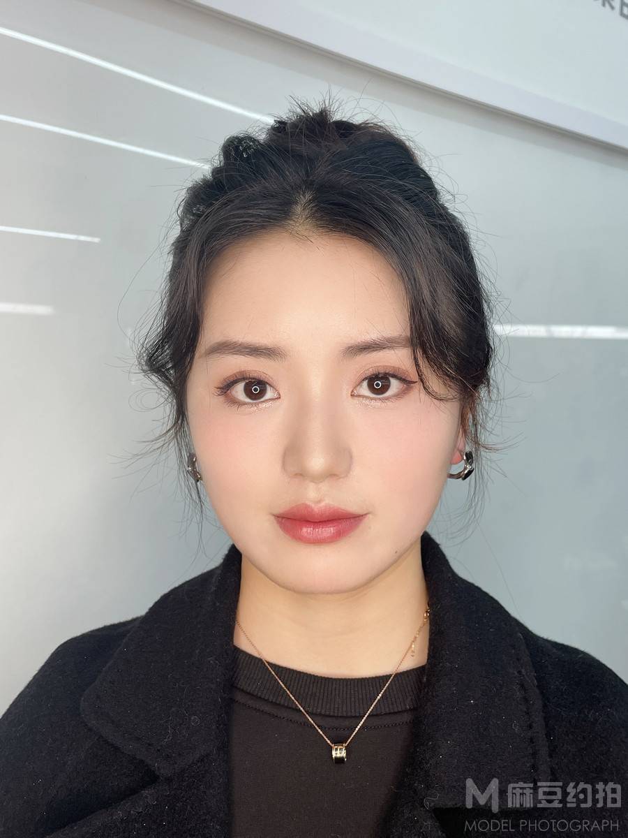 妆容模特
