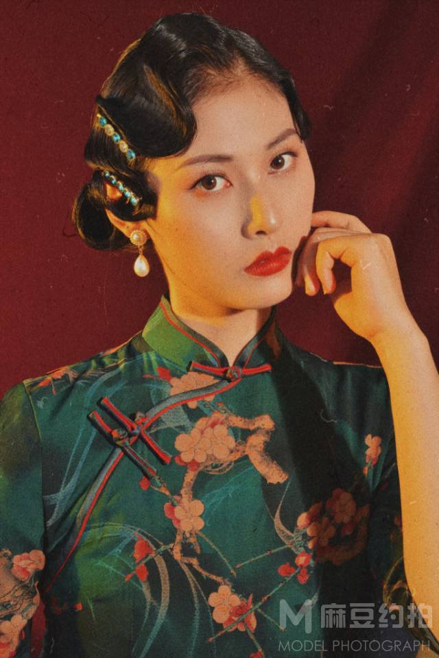 情绪模特