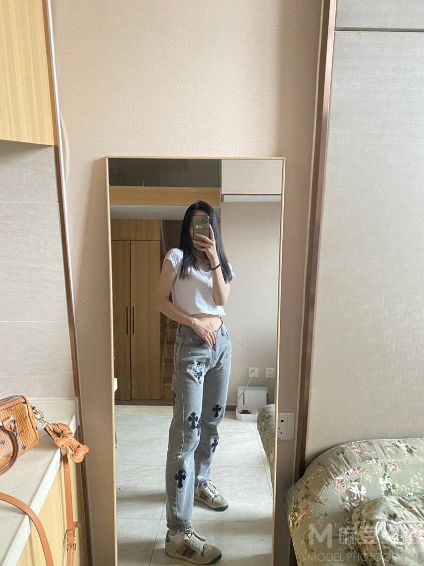 黑白模特
