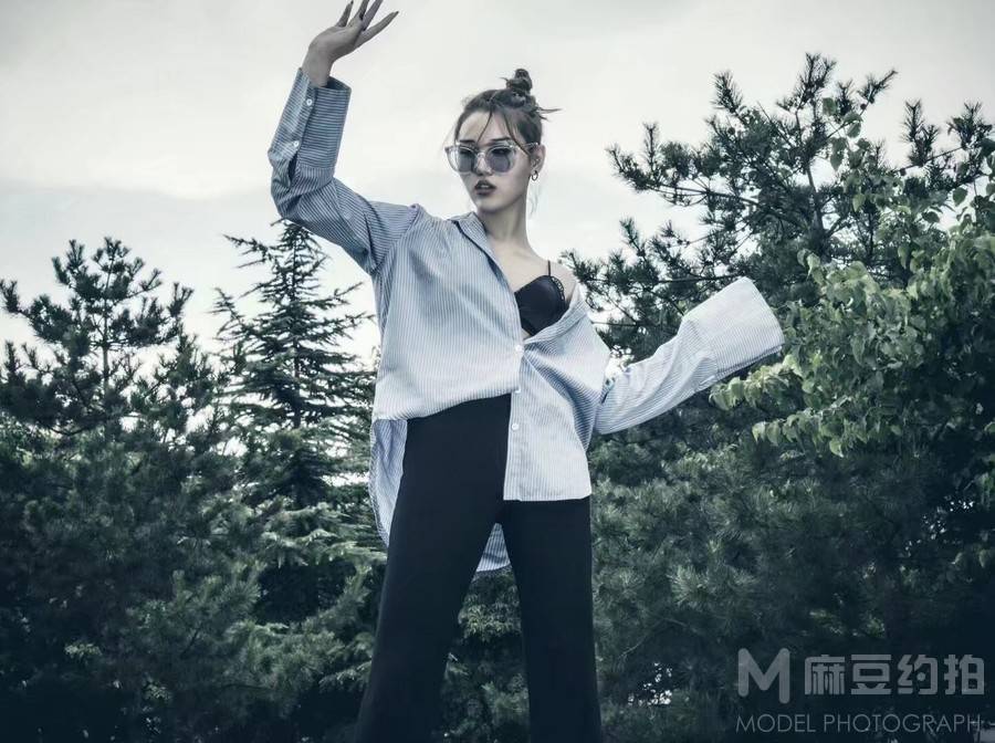 情绪模特