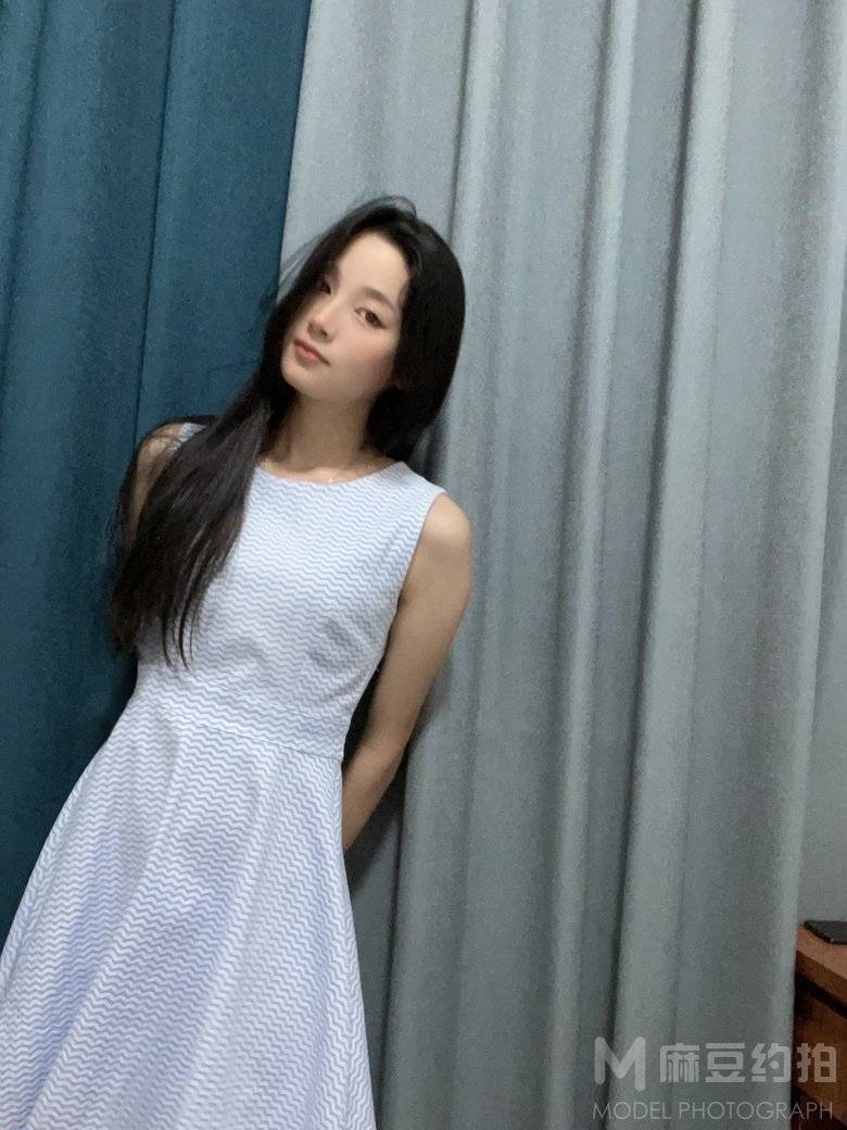 黑白模特