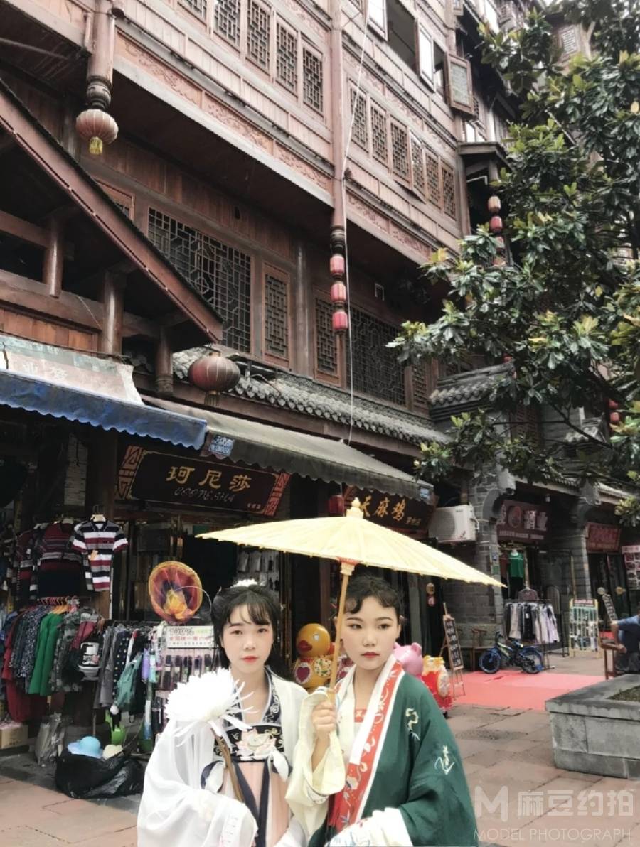 汉服模特