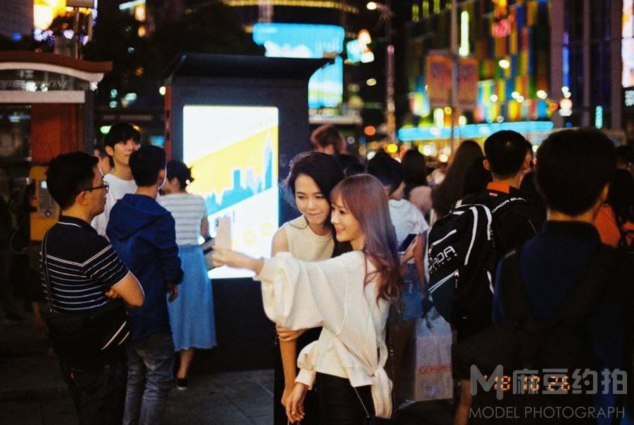 夜景模特