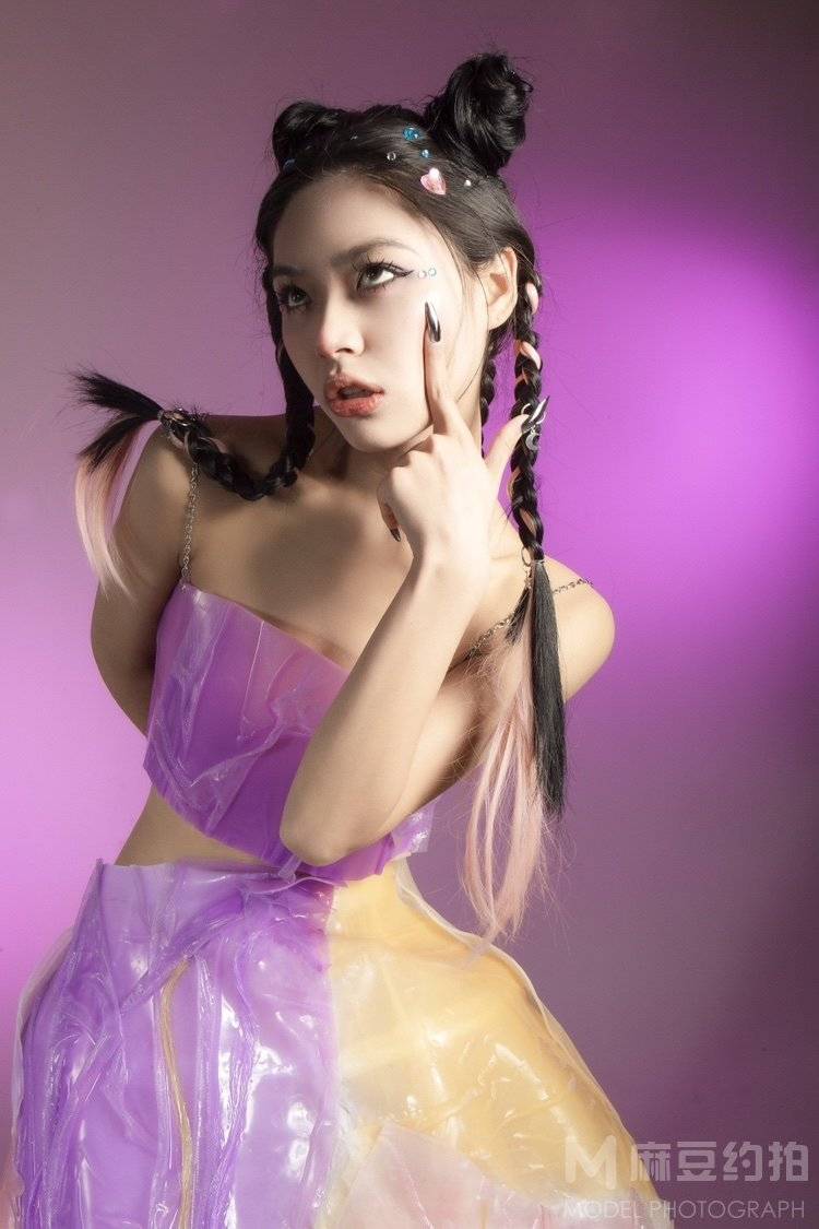 妆容模特
