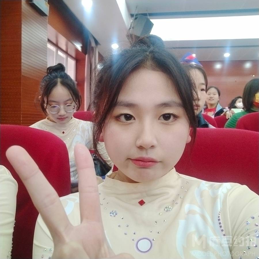 妆容模特
