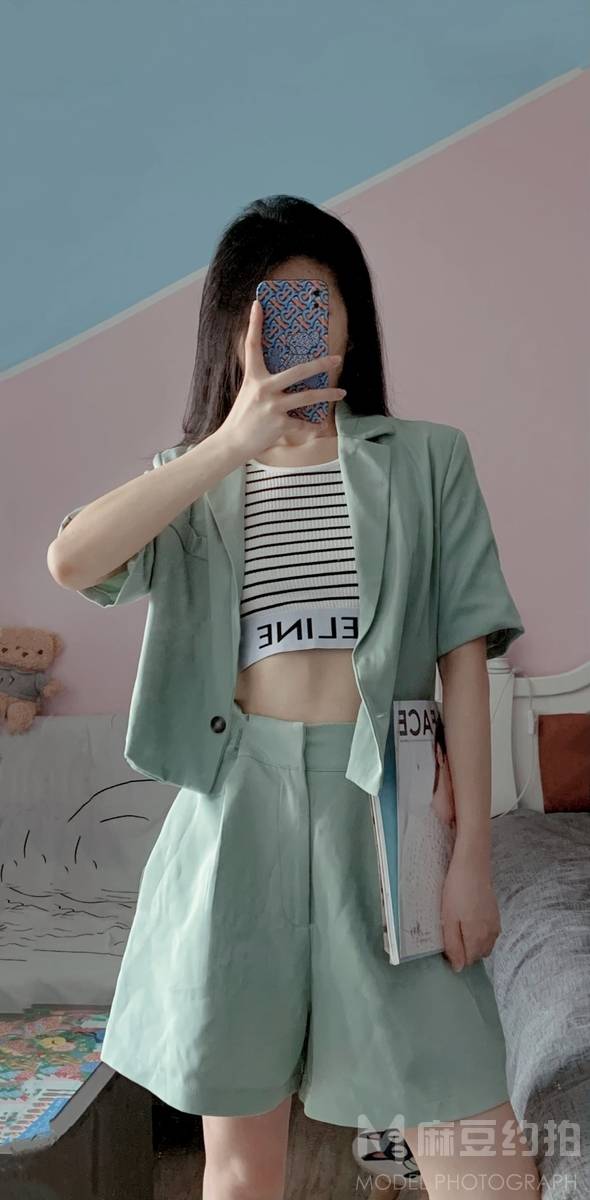校园模特