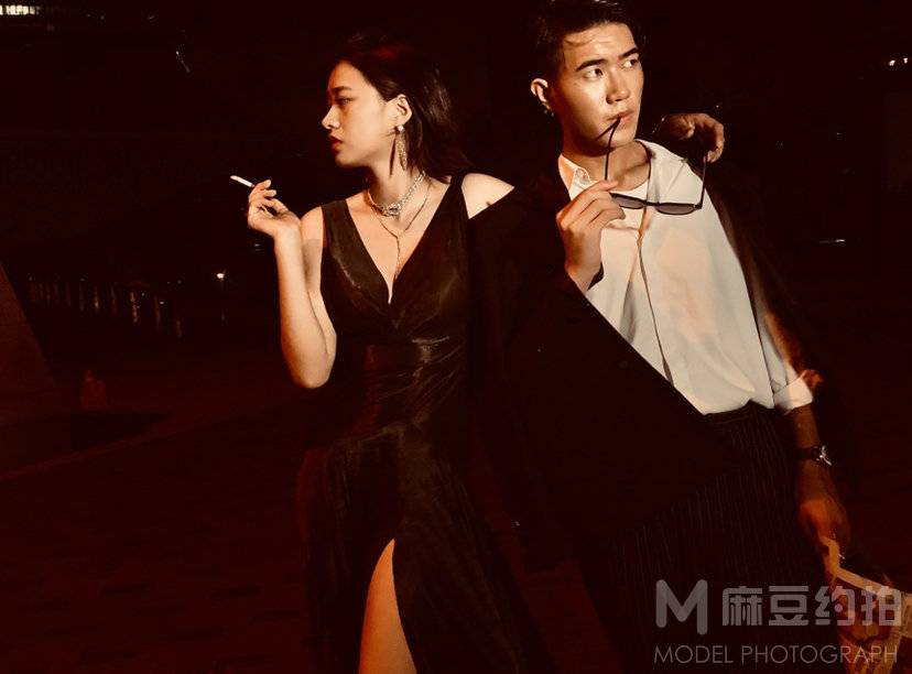 情绪模特