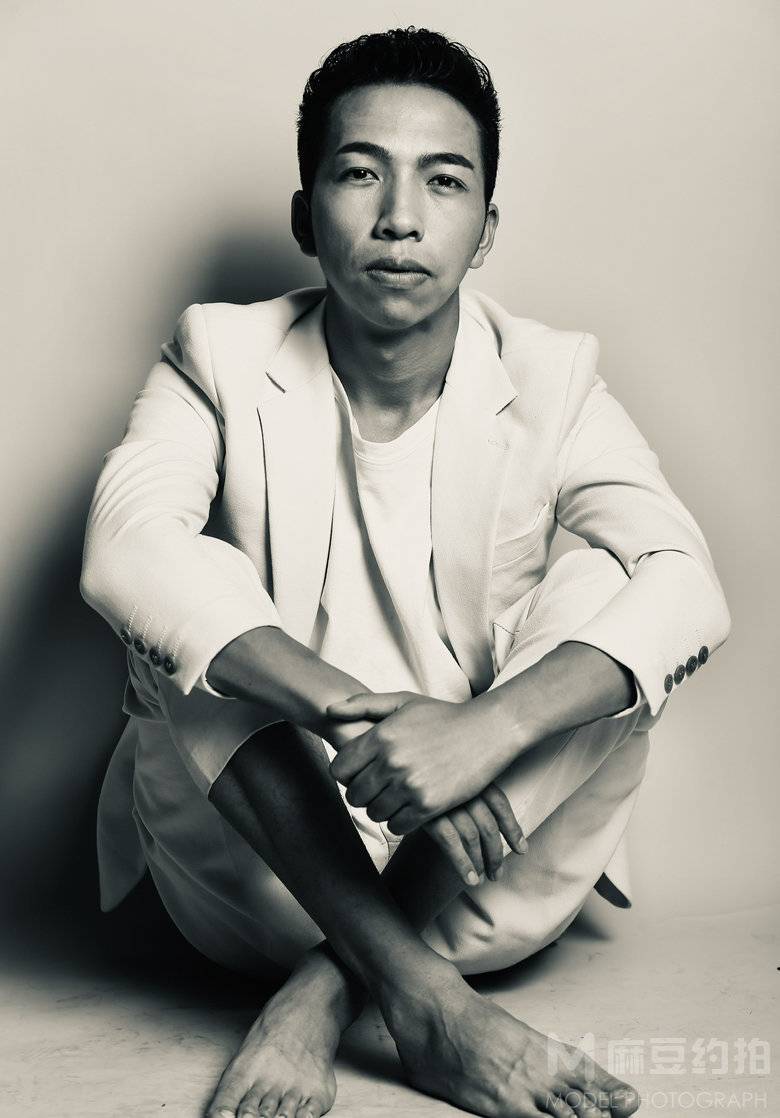 黑白模特
