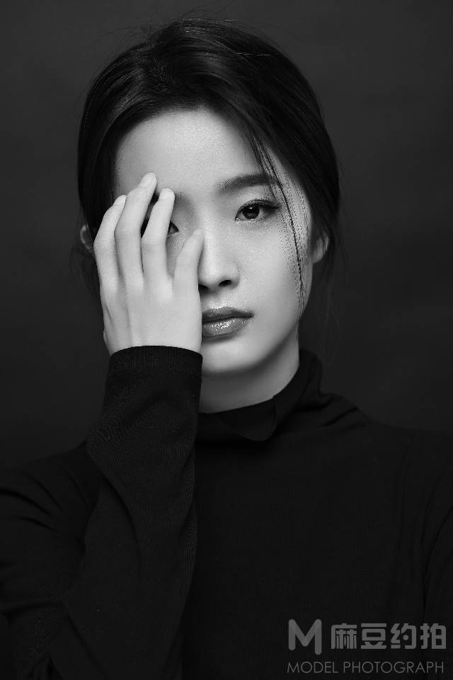 黑白模特